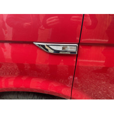 Накладки на повторювачі 2015-2019 (2 шт., пласт) для Volkswagen T6 рр