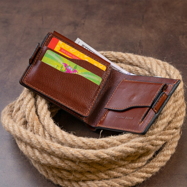 Портмоне горизонтальное Amico на магните на два отделения GRANDE PELLE 11322 Коньячное