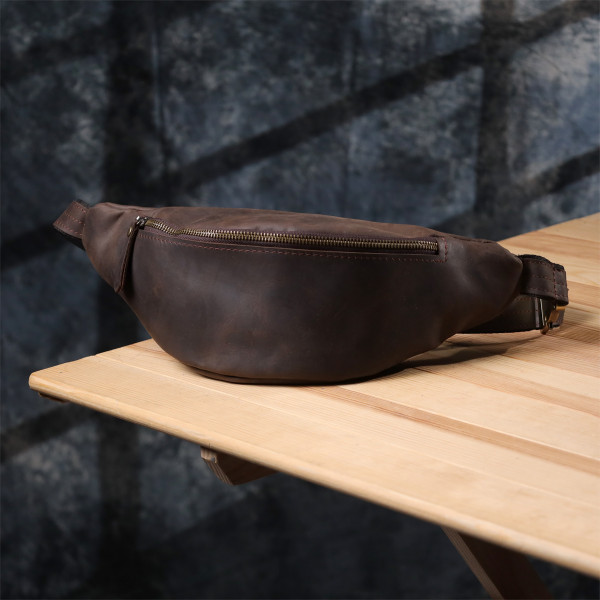 Добротная сумка бананка для мужчин из винтажной натуральной кожи Shvigel 23139 Коричневый