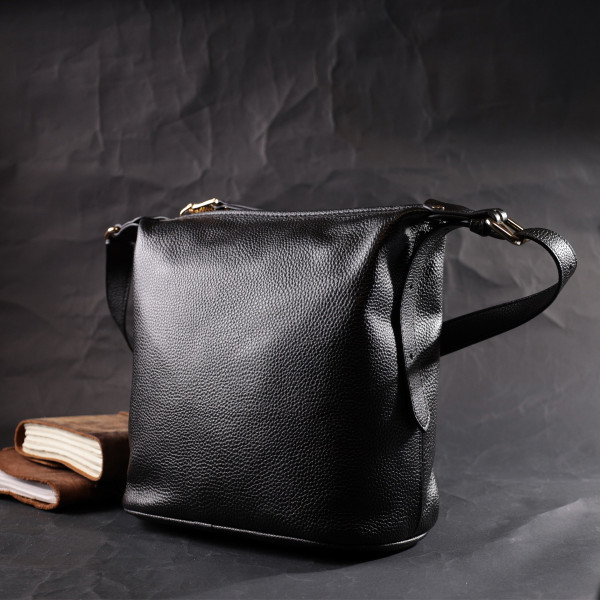Вместительная женская сумка с одной длинной ручкой из натуральной кожи Vintage 22305 Черная