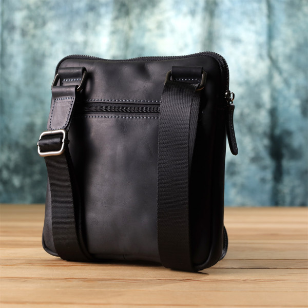 Удобная сумка для мужчин на плечо из натуральной винтажной кожи Shvigel 23147 Черный