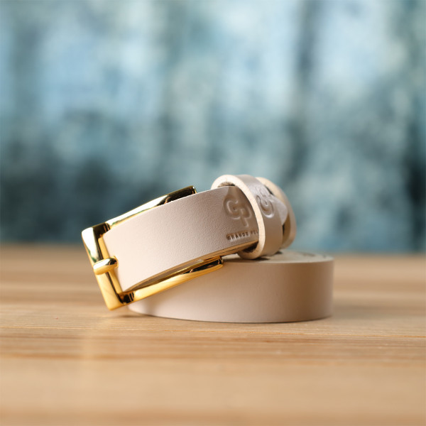 Красивый тонкий кожаный ремень для женщин GRANDE PELLE 22949 Молочный