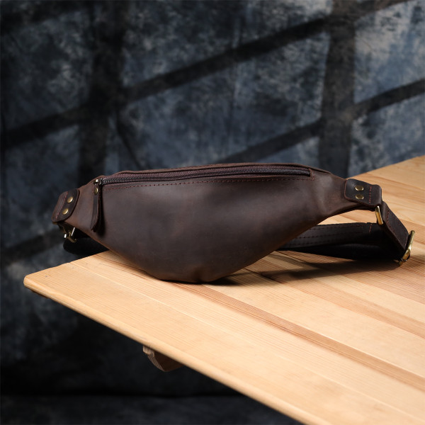 Мужская стильная бананка из натуральной винтажной кожи Shvigel 23130 Коричневый