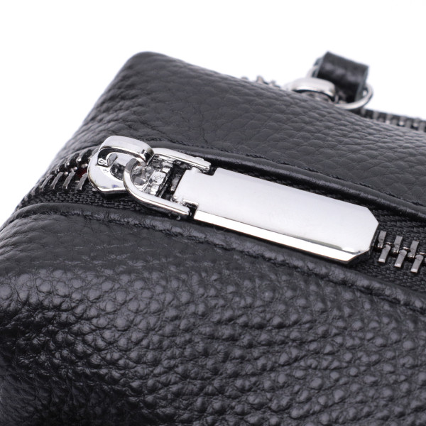 Практичная женская кожаная сумка из стильным бегунком Vintage 22654 Черная