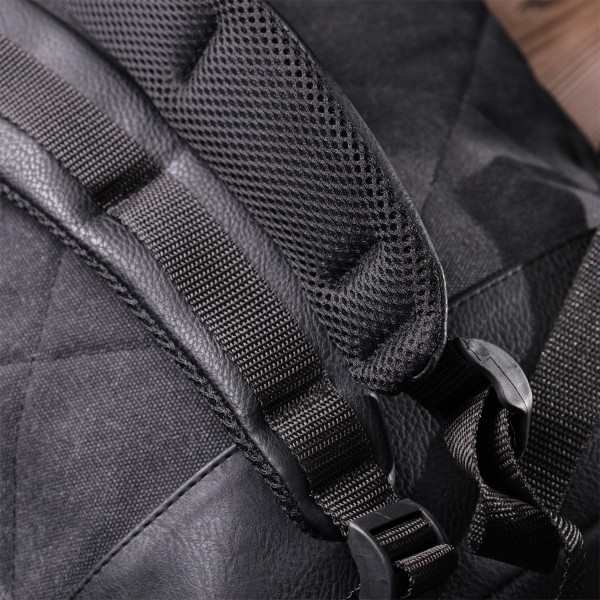 Добротный рюкзак для ноутбука из вставками эко-кожи FABRA 22583 Черный